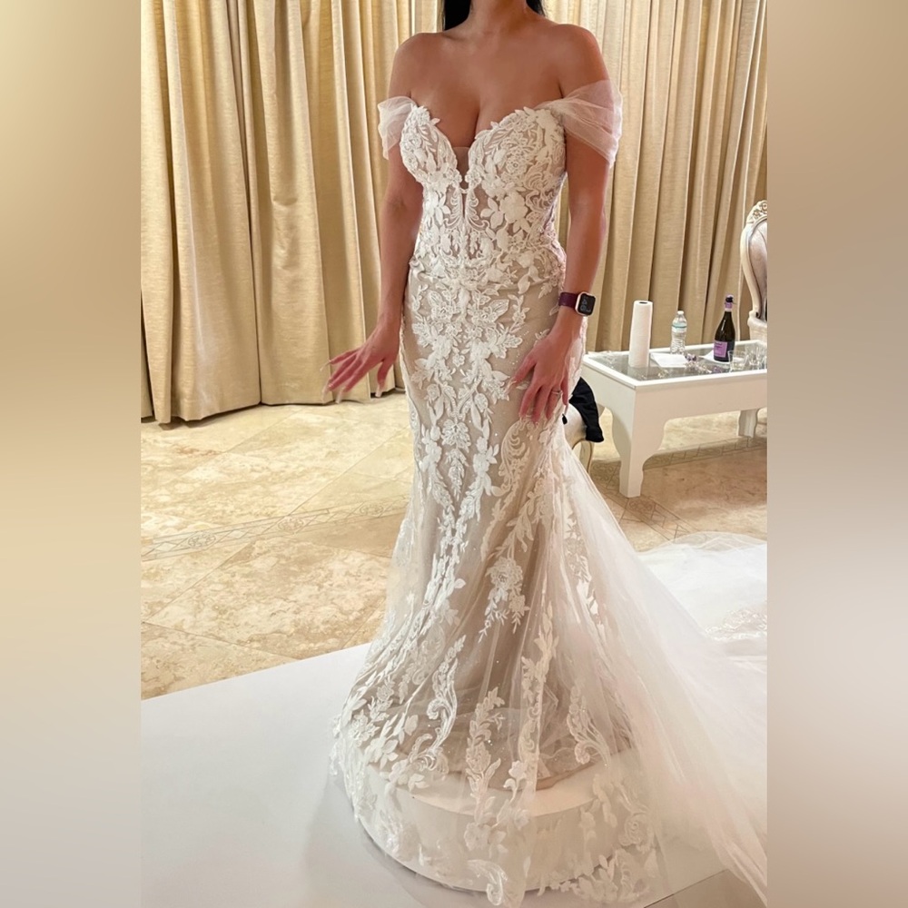 Gorgeous brand new wedding dress with tags! Serious inquiries only.